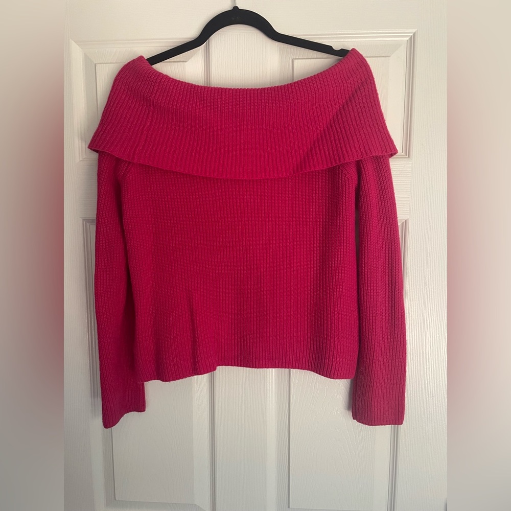 Sweater sized medium. Brand if it were me. Purchased from TJ Maxx, worn once.